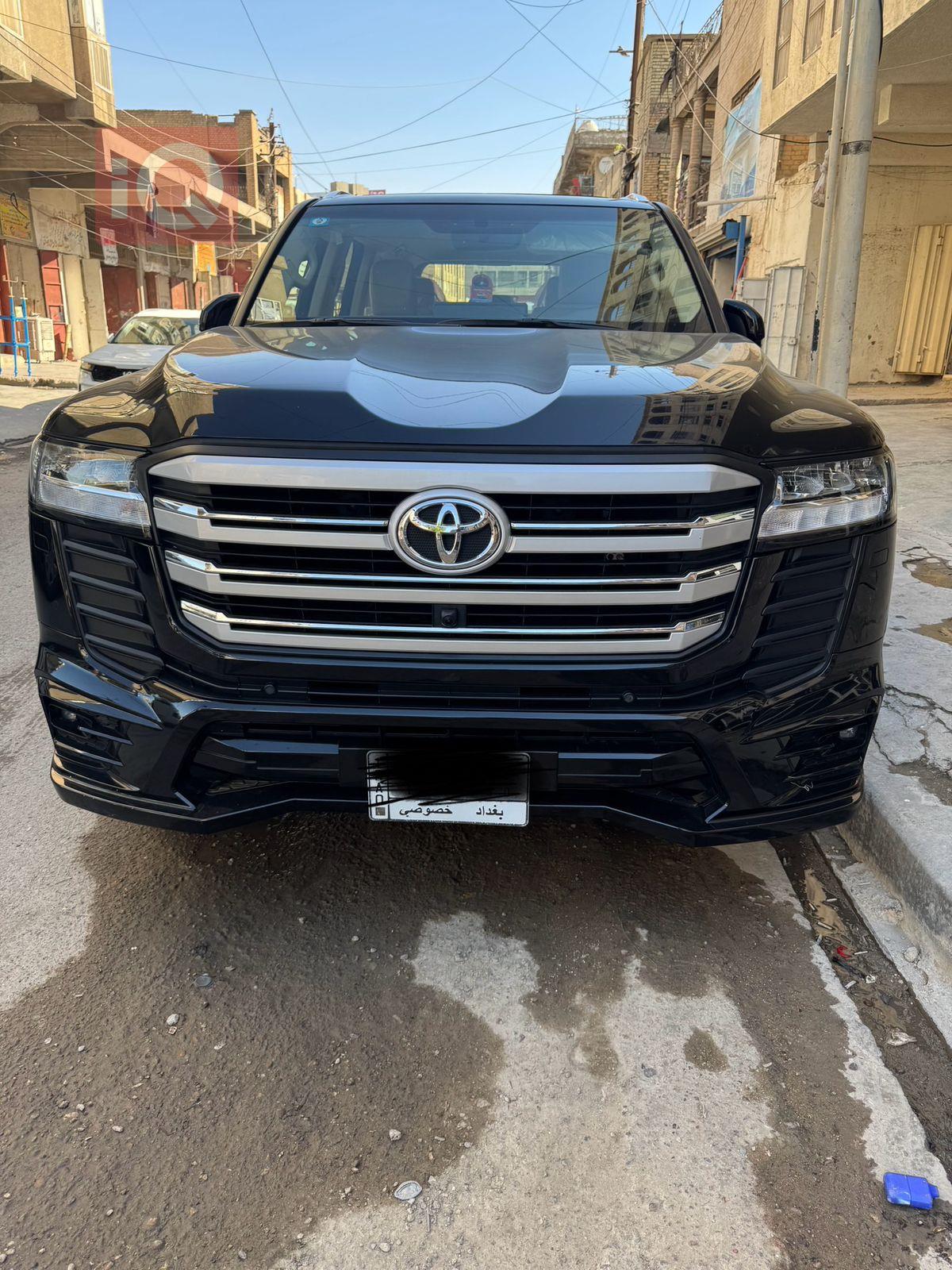 تۆیۆتا لاند کروزەر
